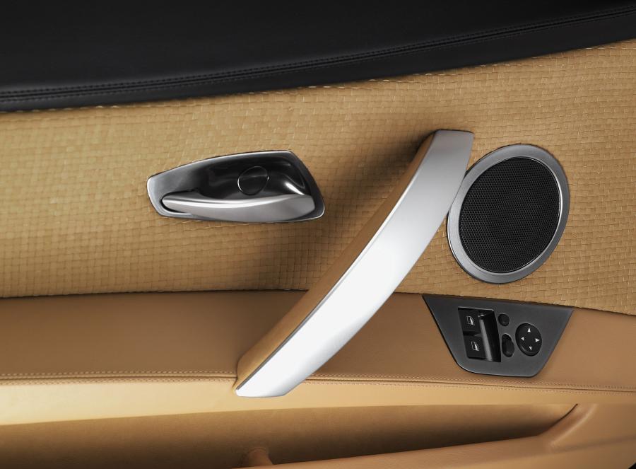 Детали интерьера BMW Z4 Coupe Concept (E86) 2005 года  (фото 25 из 28)